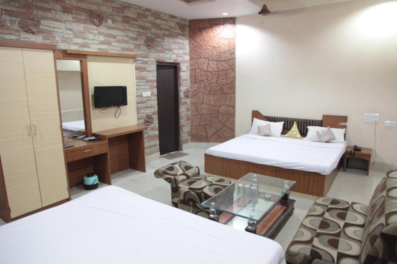 Hotel Sobhraj Ajmer Esterno foto